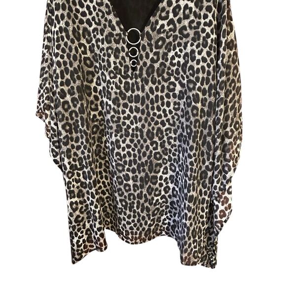 Michael Kors Women’s Black & White Leopard Print Soft Flowy Poncho Top Size 1X - Picture 9 of 13